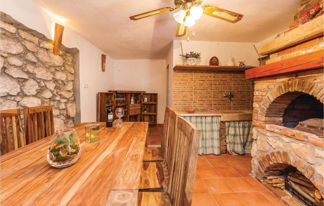 Stara Baška Stunning Home In Punat With Kitchen מראה חיצוני תמונה