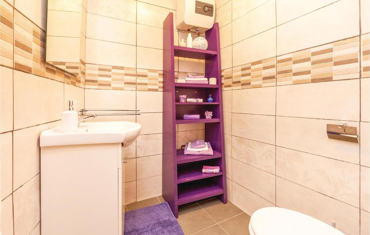 Stara Baška Stunning Home In Punat With Kitchen מראה חיצוני תמונה