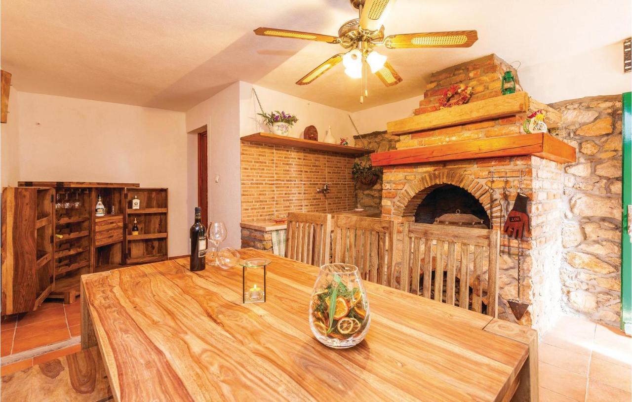 Stara Baška Stunning Home In Punat With Kitchen מראה חיצוני תמונה