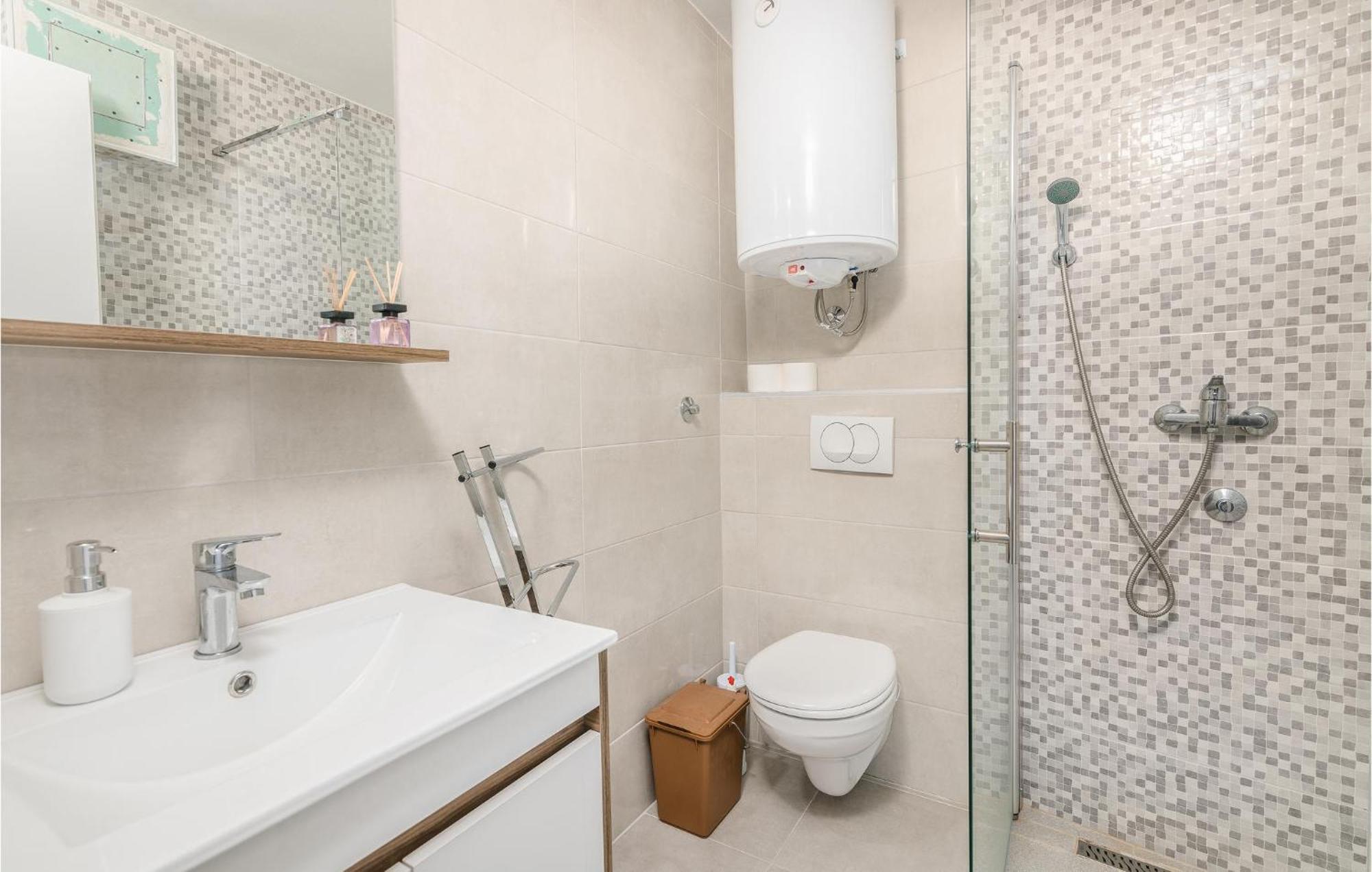 Stara Baška Stunning Home In Punat With Kitchen מראה חיצוני תמונה
